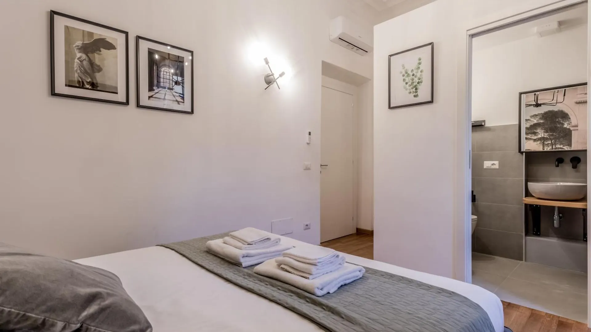 Palazzo Sapienza Design Suites Rome Guest house